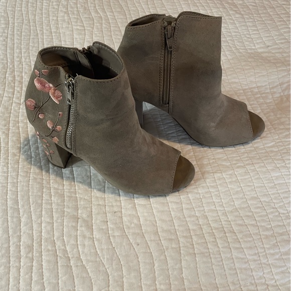 Candies Open Toe Heel - Picture 3 of 6